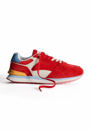 Trainers - red