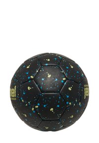 Czarna piłka do ręcznej z heksagonalnym wzorem, z niebieskimi i zielonymi akcentami w formie plam. Gładka tekstura z logo marki w kolorze żółtym.