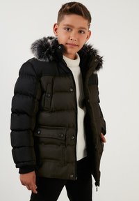 LELA REGULAR FIT - Ziemas mētelis - black khaki