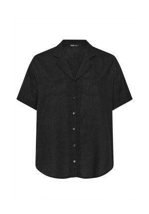 Czarna, krótka koszula na guziki z kołnierzykiem i luźnym krojem, wyświetlana na białym tle.