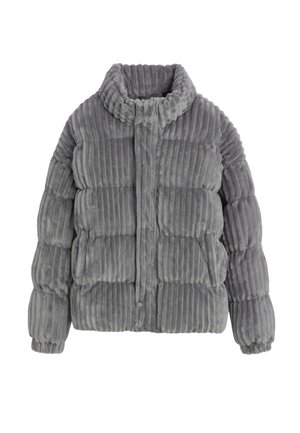 Doudoune en velours côtelé gris avec un col monté, texture côtelée, fermeture éclair à l'avant et poignets élastiques. Présente une silhouette carrée et des poches latérales.