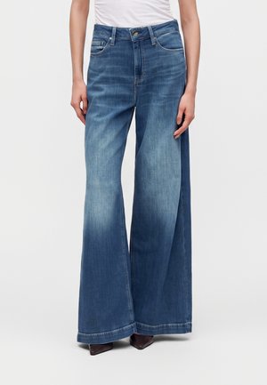Guess, BELLAGIO CHAIN POCKETS - Wide leg - blau