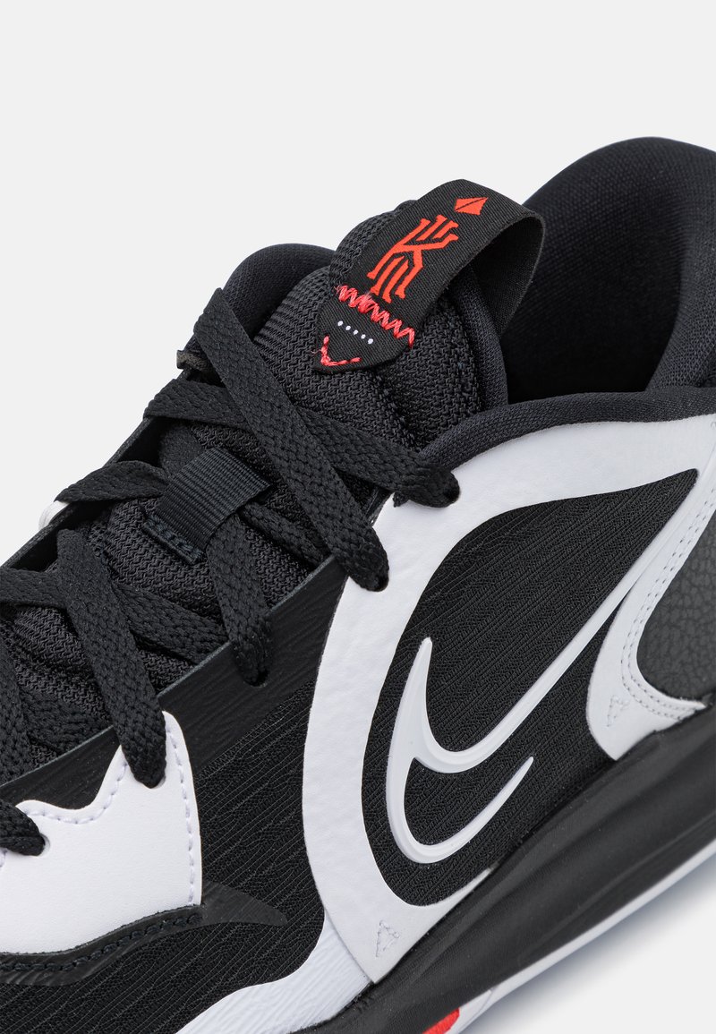 Nike Performance KYRIE LOW 5 Zapatillas de baloncesto - black/white/chile red/negro - Zalando.es