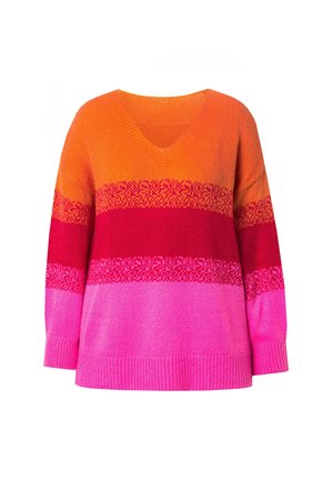 Sweter dzianinowy z dekoltem w serek, w szerokie poziome paski w odcieniach pomarańczowym, czerwonym i różowym, z fakturowanymi wzorami dzianiny na czerwonych i różowych pasach.