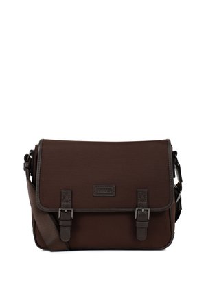 Sac messager en toile marron foncé avec bandoulière réglable et deux boucles avant.
