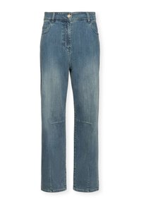 Jeans de denim azul claro con diseño de pierna recta, detalles de costura, bolsillos frontales y cierre de botón en la cintura.
