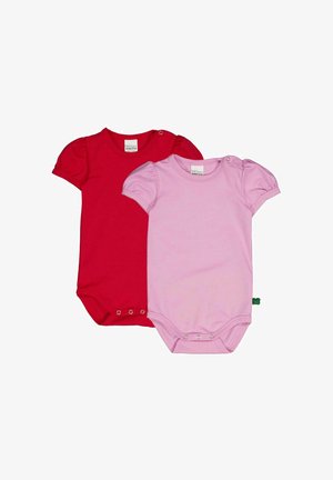 Deux bodies à manches courtes ; un rouge et un rose. Les deux sont en tissu doux avec des fermoirs à pression en bas et un design à manches bouffantes.