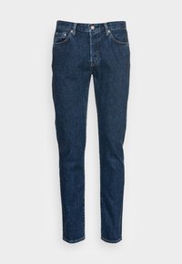 Jeans di denim blu scuro con una vestibilità dritta, dotati di due tasche anteriori, chiusura con bottone e dettagli di cucitura visibili lungo le cuciture.