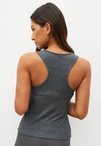 Next Top - blue