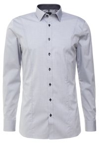 Vaaleanharmaa, sileää kangasta oleva nappipaita, jossa on klassinen kaulus, pitkät hihat ja tummat napit edessä.