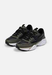 Fila RECADE - Sneakers - olive night castlerock