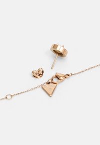 Guess SOLITAIRE HEART STUDS SET - Boucles d'oreilles - rose gold-coloured