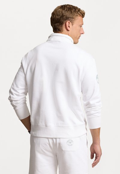 Polo Ralph Lauren WIMBLEDON FLEECE COLLARED SWEATSHIRT - Long sleeved top - ceramic white