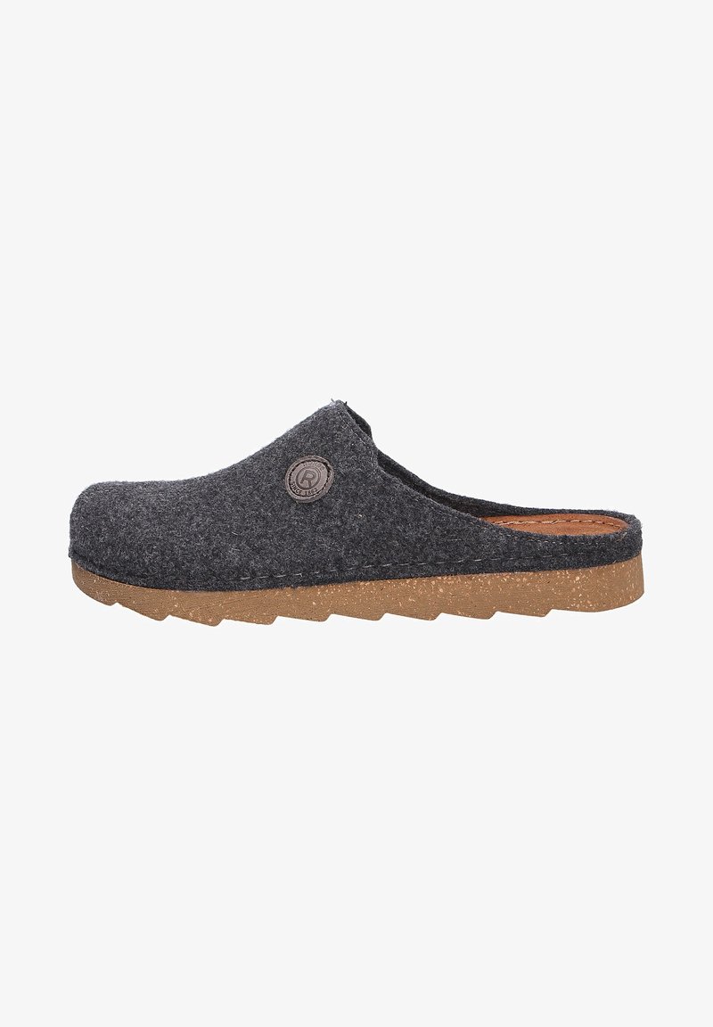 Grijze slip-on schoen van textiel met een gestructureerd oppervlak, kurkleurige zool, ronde neus en een klein logo-accent op de bovenkant.