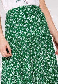 Apricot FLORAL TIERED - Gonna lunga - green