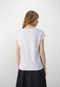 MAX&Co. MALDIVE - Paprasti marškinėliai - weiss