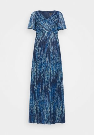 Blauw en marineblauw geplooide maxi-jurk met korte fluttermouwen, een V-hals en een gedraaide voorkant detail in de taille.