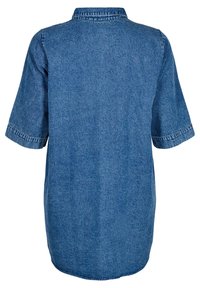 Farkkupaita, jossa on keskisininen väri, lyhyet hihat, kauluksellinen kaula-aukko ja suoraleikkaus. Siinä on yksinkertaiset ompeleet eikä kuvioita.