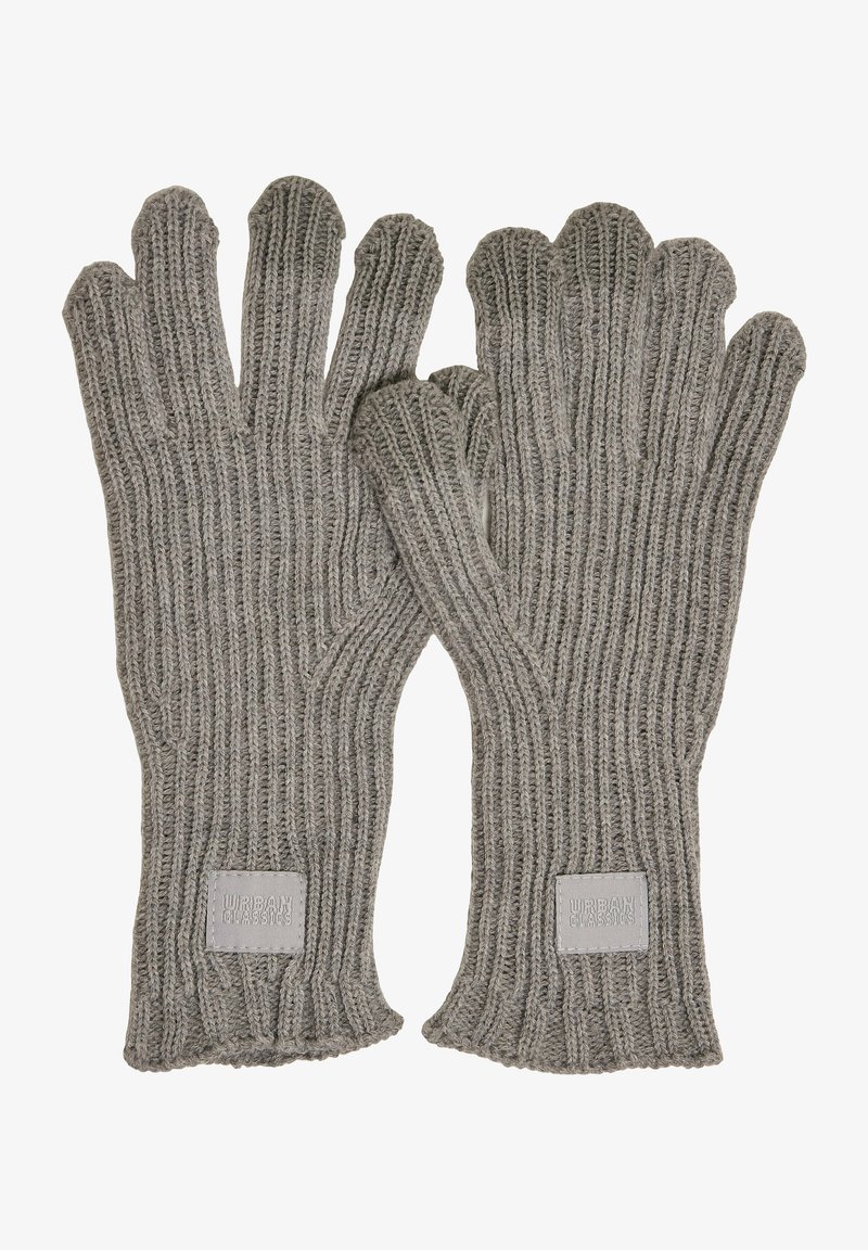 Šedé pletené rukavice s rebrovanou textúrou, päťprstovým dizajnom a malou obdĺžnikovou nálepkou s nápisom "URBAN CLASSICS" na manžete.