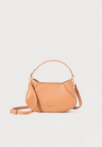 Tanlæderhåndtaske med en unik geometrisk form, der har et øverste håndtag og aftagelig rem, præget mærkelogo og guldfarvet hardware.