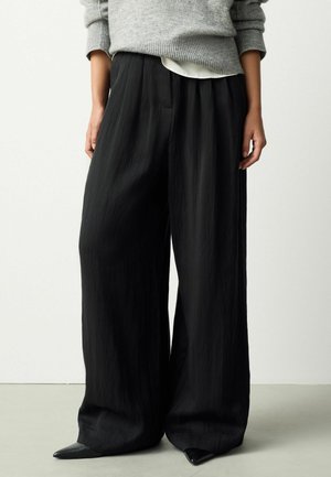 PETITE FIT-SUPERWIDE PLEATED - Stoffhose - black