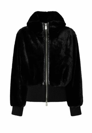 Giacca bomber in pelliccia sintetica nera con zip frontale, polsini e orlo a coste. Presenta un cappuccio e una texture lucida con silhouette aderente.