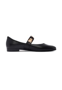 Scarpe flat in pelle nera con punta rotonda e una chiusura con fibbia dorata a contrasto. Tacco basso e largo per stabilità e comfort.