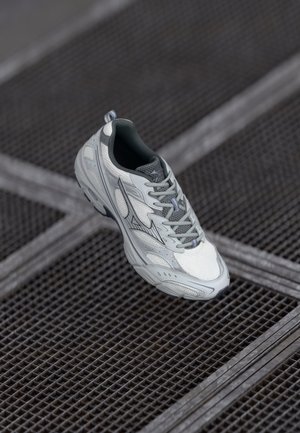 MXR SPORT UNISEX - Trainers - nimbus cloud/silver-coloured