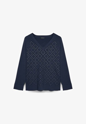 Dunkelblauer Pullover mit V-Ausschnitt und Drei-Viertel-Ärmeln. Verfügt über rhombusförmige Ausschnitte, die entlang der Vorderseite mit weißem Stich hervorgehoben sind.