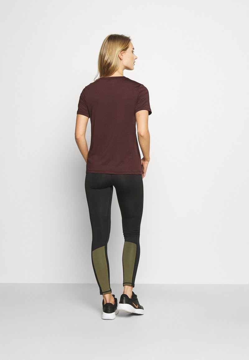 Damen Sportbekleidung | Björn Borg REGULAR T-Shirt basic fudge/bordeaux - DT78568 Damen Sportbekleidung | Björn Borg REGULAR T-Shirt basic fudge/bordeaux - DT78568