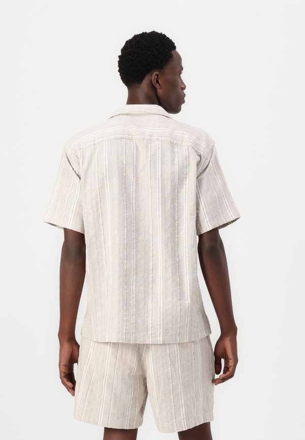 DOBBY LAYER - Shirt - cream2