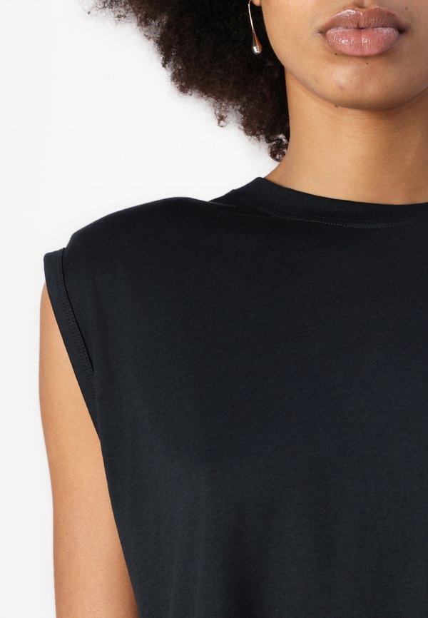 DEE - Top - moonless2