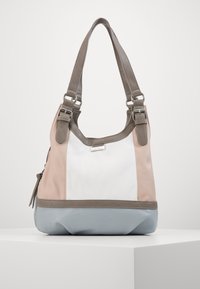 Strukturierte Handtasche aus Leder mit grauen, weißen, rosa und blauen Paneelen. Verfügt über einen kurzen Doppeltragegurt und metallische Akzente.