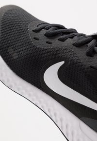 Nike Performance Obuwie do biegania treningowe