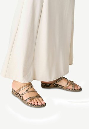 Mules - leopard comb