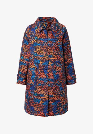 Cappotto con stampa leopardata colorata, caratterizzato da vivaci fantasie arancioni, blu e nere. Presenta un colletto, tasche frontali e un design oversize.