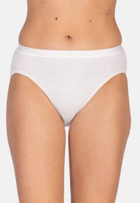 Mutandine bianche in cotone con una cintura ondulata che presenta un logo branded discreto. Tessuto liscio, taglio standard e tessuto traspirante.