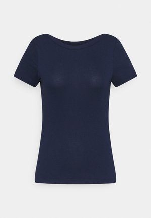 Dopasowany damski t-shirt w kolorze granatowym z krótkim rękawem i okrągłym dekoltem na jednolitym białym tle.