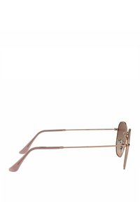 Gafas de sol metálicas con lente ovalada en marrón, que presentan detalles en oro rosa y patas delgadas y elegantes con un diseño de extremo curvado.