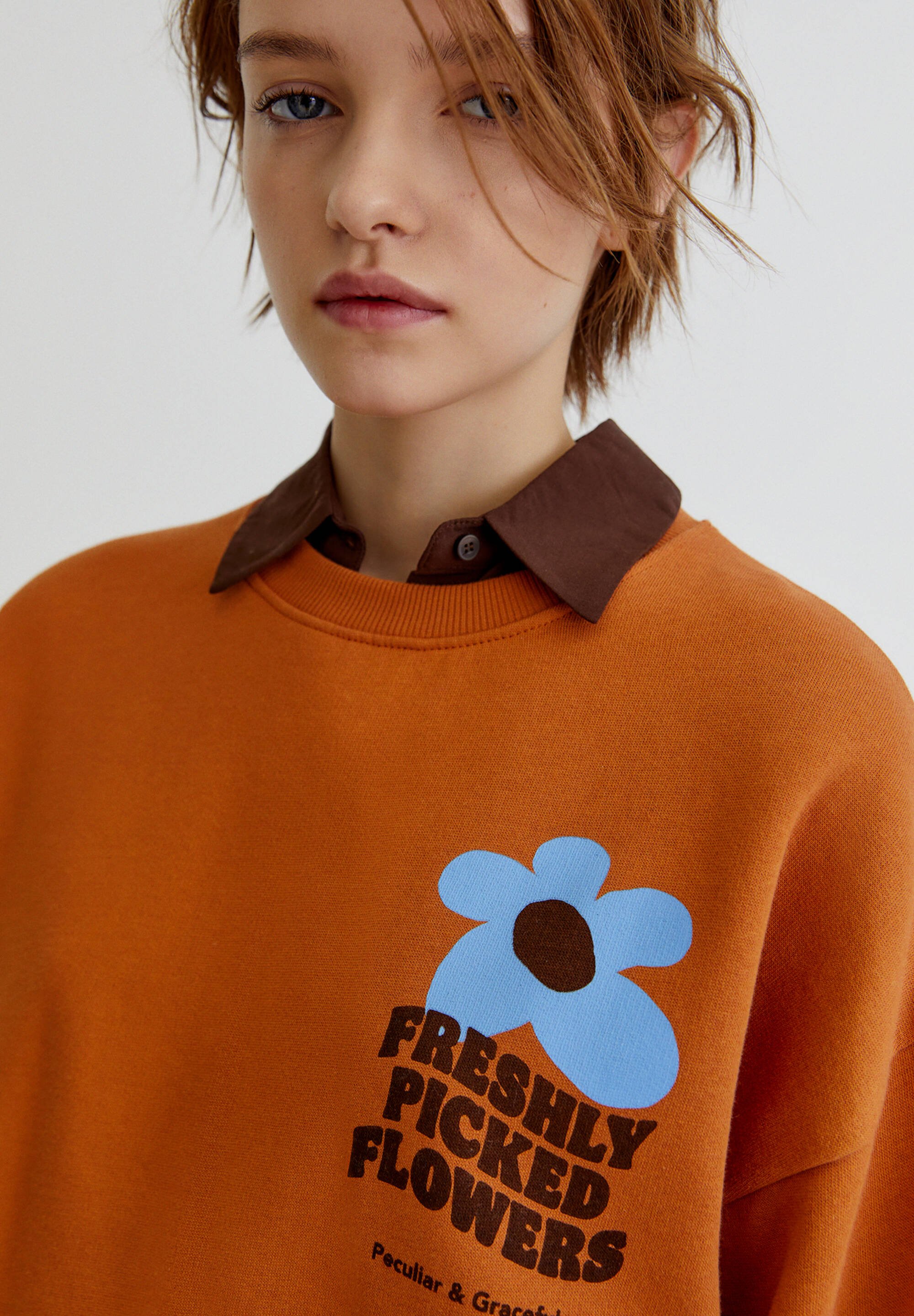 pull and bear orange sweatshirt