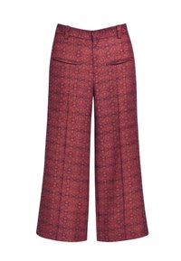 Pantalones de pierna ancha en una tela burdeos texturizada con un patrón floral, que cuentan con dos bolsillos traseros y pliegues frontales.