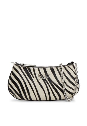 Clutch mit Zebra-Print, silbernem Reißverschluss, Kettenträger und „tommy jeans“ Metall-Logo auf der Vorderseite.