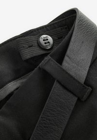Clarks Auduma bikses - black