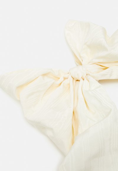 Loeffler Randall RAMONA BOW SHOULDER BAG - Rankinė - cream