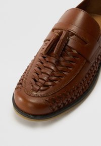 Thumbnail Image 7