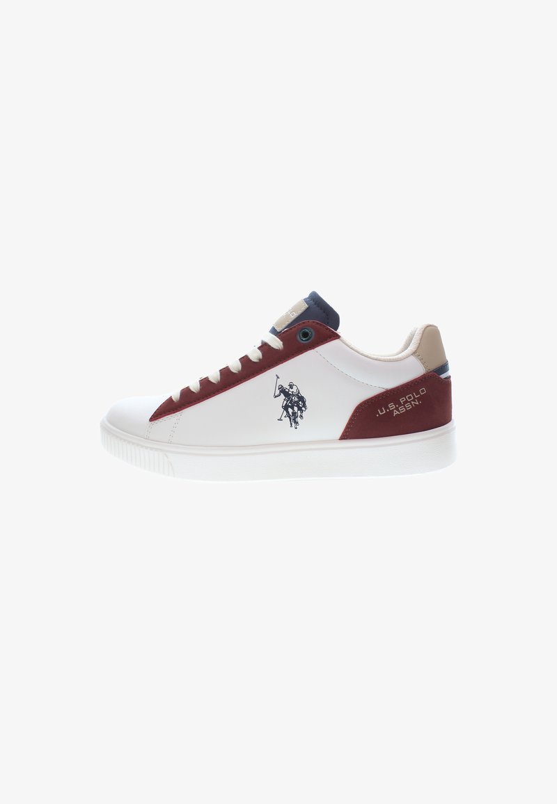 Witte sneaker met bordeauxaccenten en marineblauw detail. Kenmerkt zich door een logo aan de zijkant, witte veters en een gestructureerde zool. Gemaakt van gladleer.