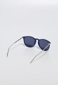 Pilgrim VANILLE - Saulesbrilles - blue