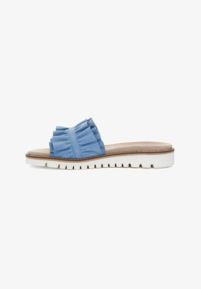 Blauwe stoffen slidesandalen met een gerimpelde bovenkant, gevoerde inlegzool en een contrasterende witte rubberen zool met groeven voor grip.