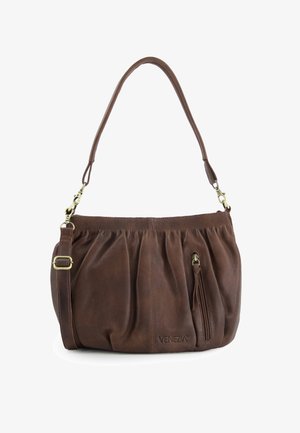 Braune Leder-Schultertasche mit plissiertem Design, verstellbarem Riemen und Reißverschlussfach. Verfügt über ein dezentes Logo auf der Vorderseite.