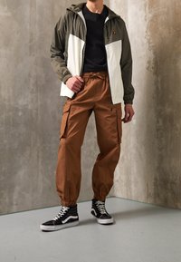 Ellesse Let jakke / Sommerjakker - khaki